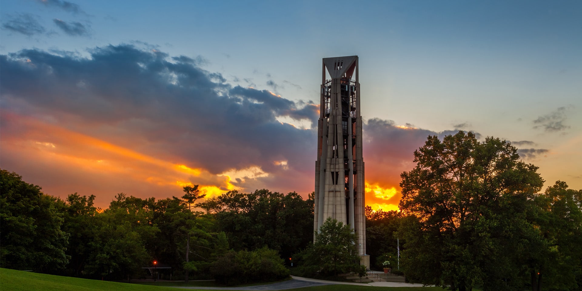 CarillonBellTowerNaperville_1920x960